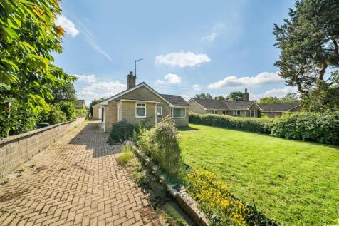 Kingshill, Cirencester... 2 bed bungalow for sale