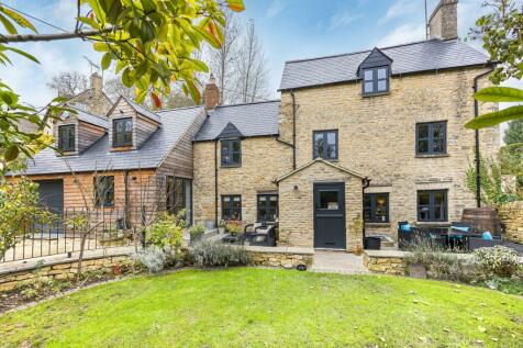 Gloucester Road, Stratton... 4 bed detached house for sale