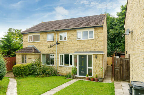 Stratton Heights, Cirencester... 3 bed semi