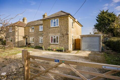 London Road, Poulton, Cirencester... 3 bed semi