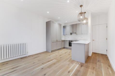3 bedroom maisonette for sale