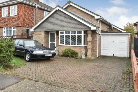 Elm View Road, Benfleet 3 bed detached bungalow for sale