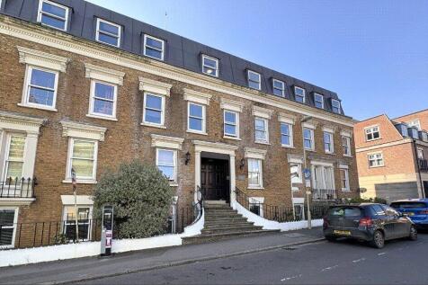 Studio flat for sale