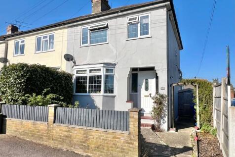 3 bedroom semi-detached house for sale