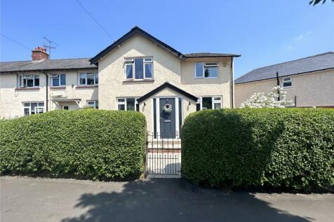 4 bedroom end of terrace house for sale