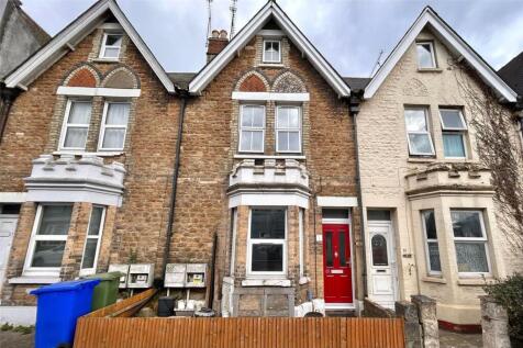 2 bedroom maisonette for sale