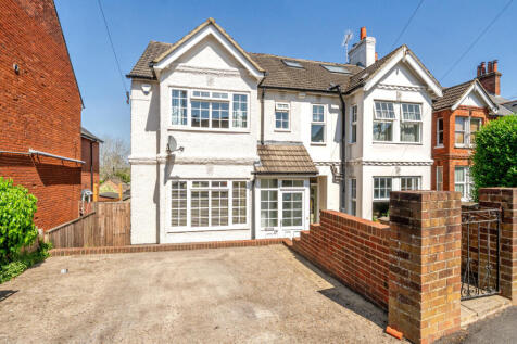 4 bedroom semi-detached house for sale