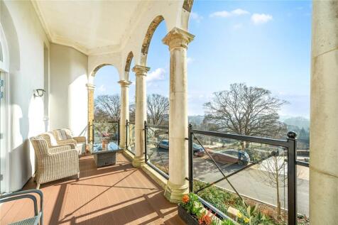 2 bedroom maisonette for sale