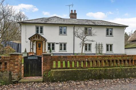 Village Street, Thruxton 3 bed detached house for sale