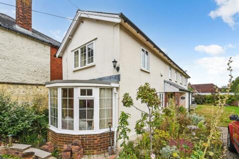 Upper Clatford 3 bed detached house for sale