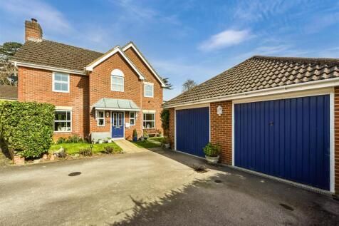 Denning Mead, Andover 4 bed detached house for sale
