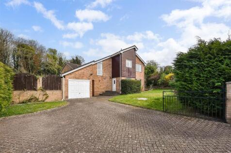 London Road, Andover 4 bed detached house for sale