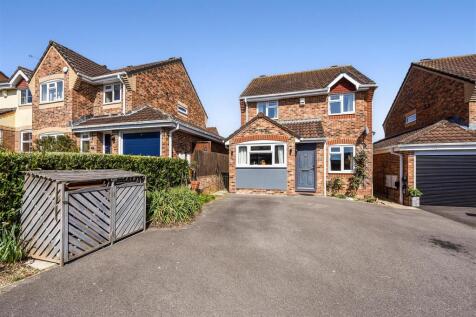 Burnhams Close, Andover 3 bed detached house for sale