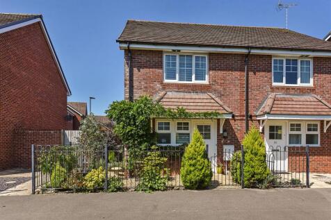 2 bedroom semi-detached house for sale