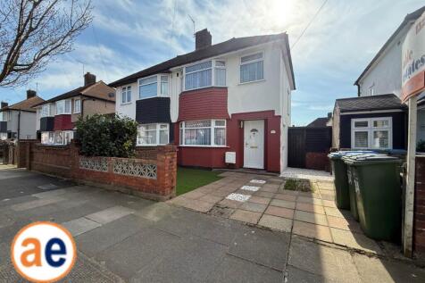 Bracondale Road, London SE2 3 bed house for sale