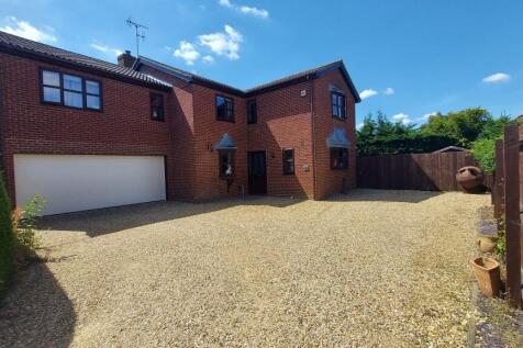 5 bedroom detached house for sale