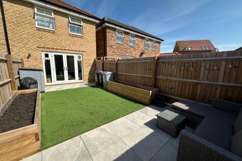 2 bedroom semi-detached house for sale