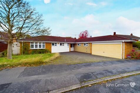 Grassholme Drive, Loughborough 4 bed detached bungalow for sale