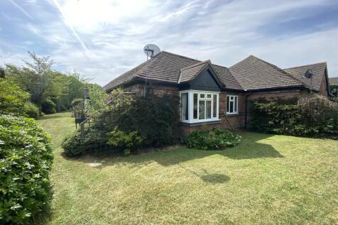 2 bedroom semi-detached bungalow for sale