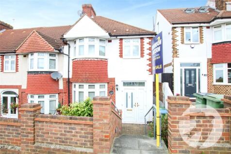 Castlewood Drive, London, SE9 3 bed end of terrace house for sale