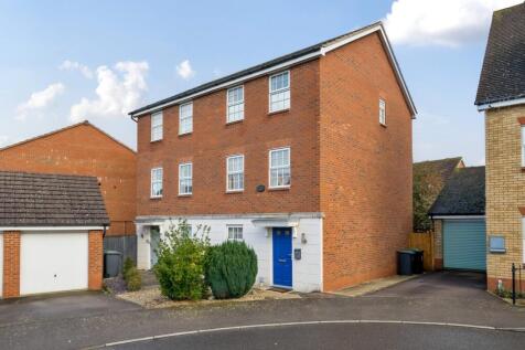 Glossop Way, Arlesey, SG15 3 bed townhouse for sale