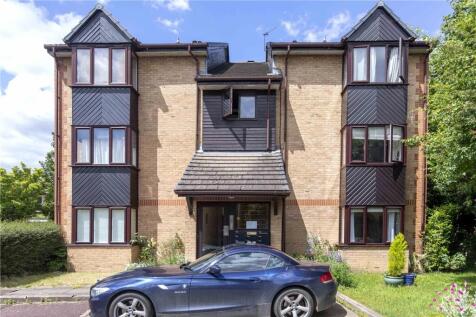 Studio flat for sale