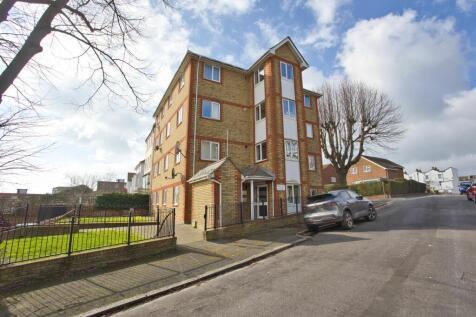 Martello Road, Martello Court... 2 bed flat for sale