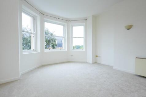 Clifton Gardens, Folkestone, CT20 2 bed flat for sale