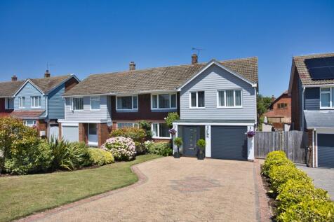 Fairway Avenue, Folkestone, CT19 4 bed semi