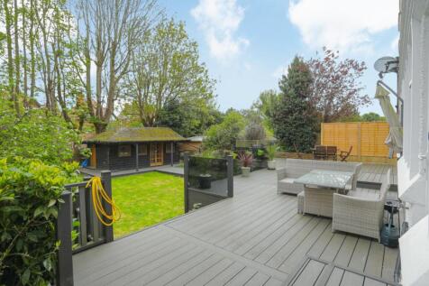 Grimston Gardens, Folkestone, Kent, CT20 2 bed flat for sale