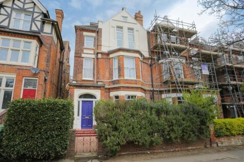 Bouverie Road West, Folkestone, CT20 2 bed flat for sale