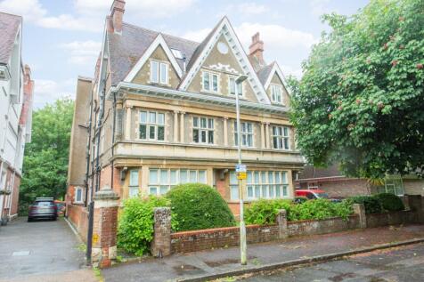 Grimston Gardens, Folkestone, Kent, CT20 2 bed flat for sale