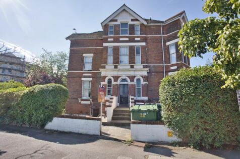 Bouverie Road West, Folkestone, CT20 1 bed flat for sale