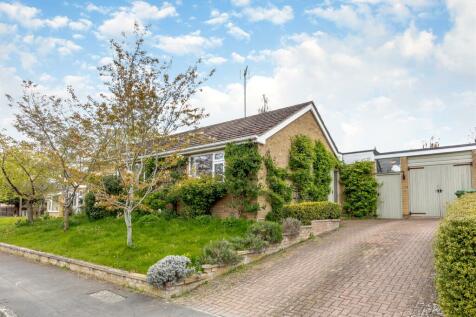 4 bedroom detached bungalow for sale