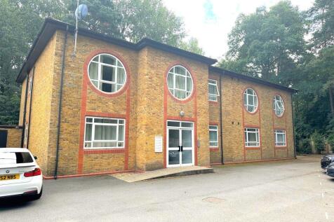 Compton Place, Bordon GU35 2 bed maisonette for sale