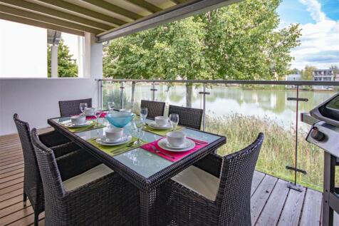 3 bedroom flat for sale