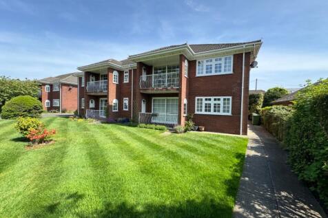 2 bedroom ground floor flat for sale