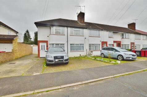 Cornwall Avenue, Slough, SL2 1AZ 2 bed maisonette for sale