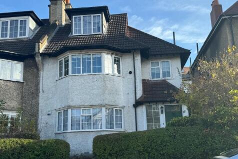 1 bedroom ground floor maisonette for sale