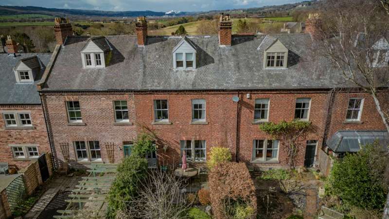 5 Bedroom Terraced House