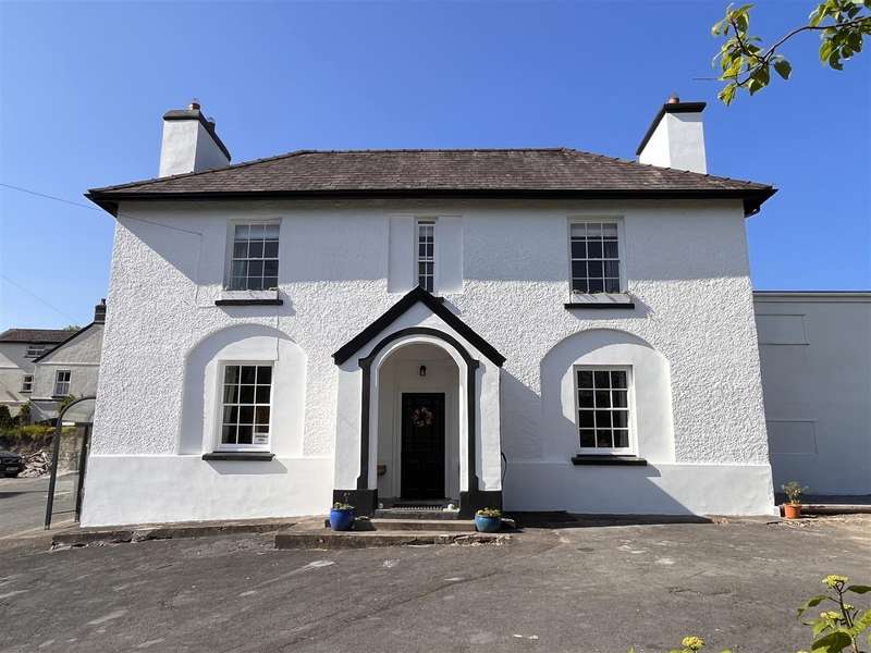 5 Bedroom Detached House